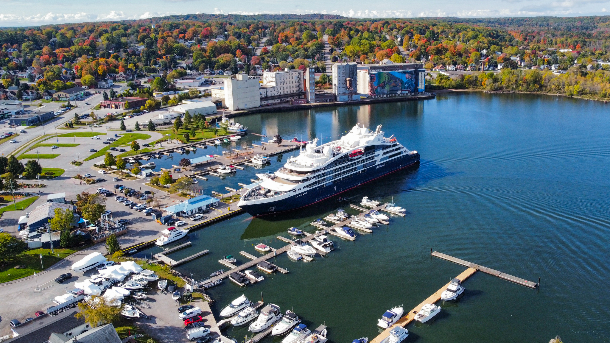 Cruise ship at Midland Harbour