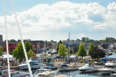 Midland Harbour toward King St